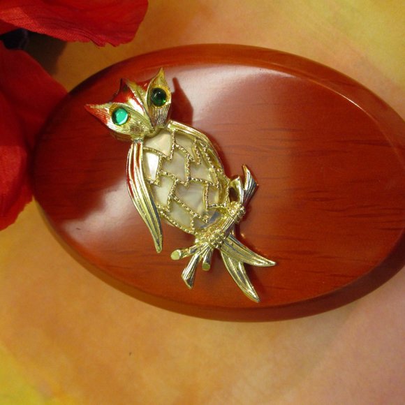 VINTAGE Silver Green MOP Owl Brooch ~ Mother of Pearl Glass Cabachon Silver Owl - Picture 4 of 12
